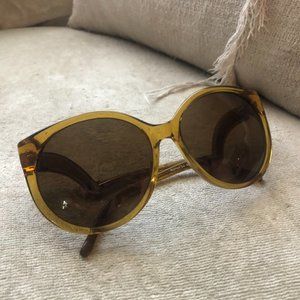 Oversized House of Harlow sunglasses